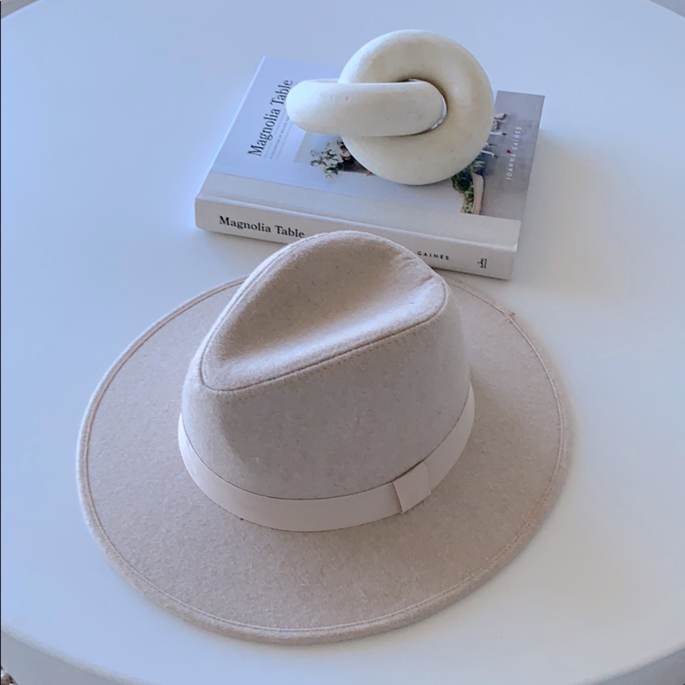 Beige Felt Fedora Women’s Hat